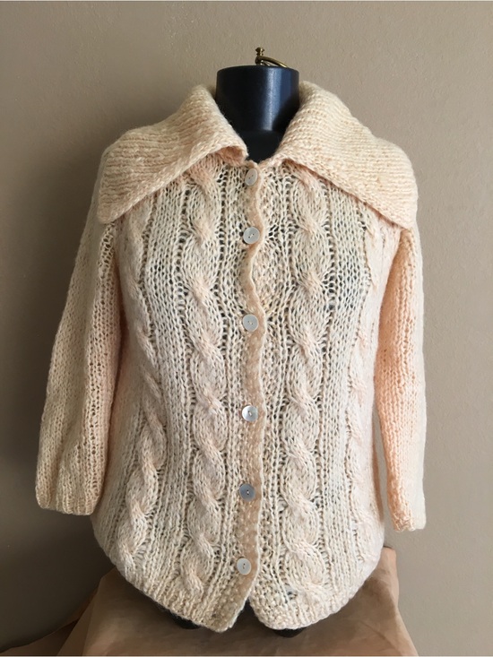 Familiar Frappe Sweaters - VINTAGE 1960’s 
          HAND KNIT ITALIAN SWEATER